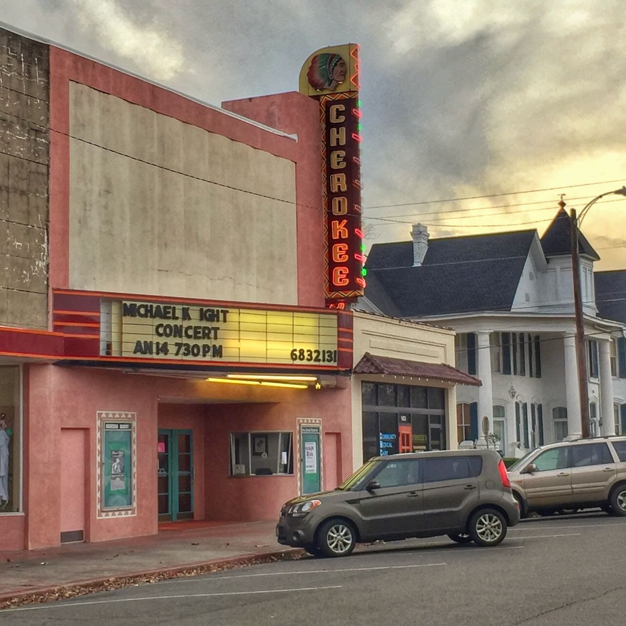 Color photo of the Cherokee Theater in Musk, Texas.
